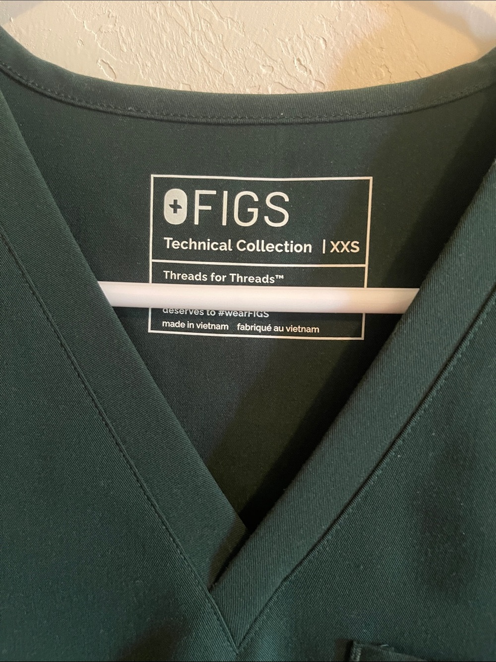Figs British Racing Green Scrub Top - Picture 9 of 10